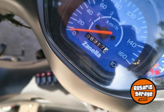 Motos - Zanella ZB 125 2024 Nafta 8300Km - En Venta