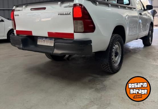 Camionetas - Toyota Hilux dx 2016 Diesel 150000Km - En Venta