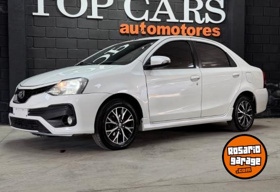 Autos - Toyota Etios Platinum 2017 Nafta 140000Km - En Venta