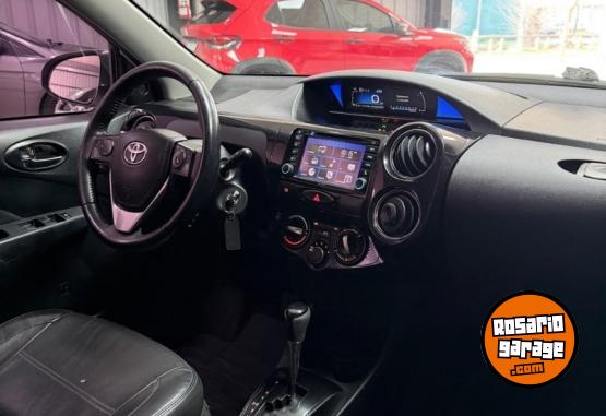 Autos - Toyota Etios Platinum 2017 Nafta 140000Km - En Venta