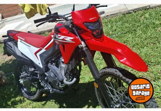 Motos - Honda Tornado xr 300cc 2025 Nafta 2000Km - En Venta