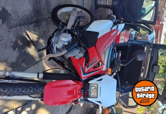 Motos - Honda Tornado 2015 Nafta 41000Km - En Venta