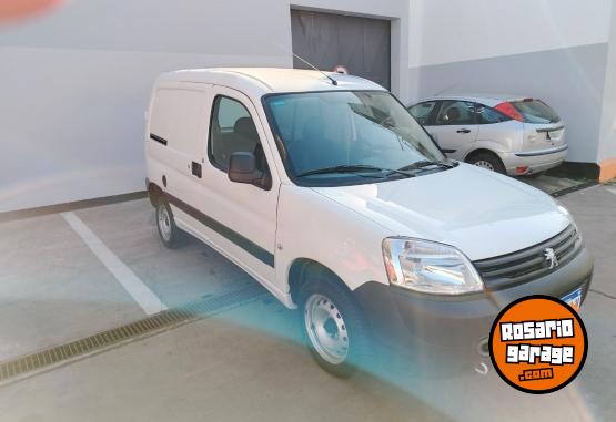 Utilitarios - Peugeot PARTNER 2024 Diesel 14000Km - En Venta