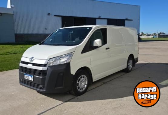 Utilitarios - Toyota Hiace furg�n 2025 Diesel 31500Km - En Venta