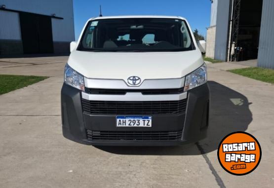 Utilitarios - Toyota Hiace furg�n 2025 Diesel 31500Km - En Venta