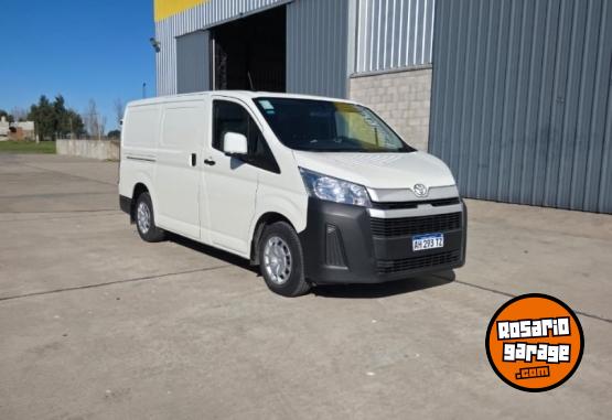 Utilitarios - Toyota Hiace furg�n 2025 Diesel 31500Km - En Venta