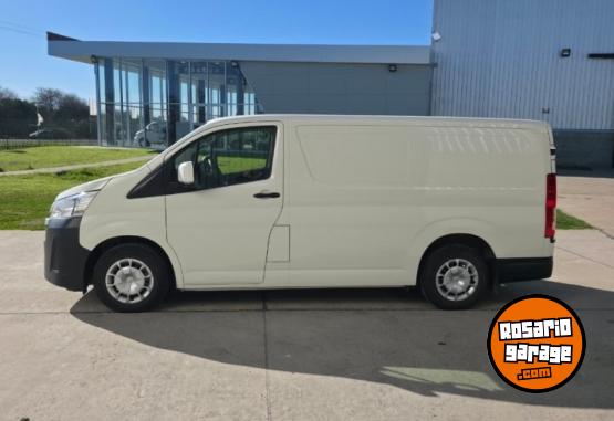 Utilitarios - Toyota Hiace furg�n 2025 Diesel 31500Km - En Venta