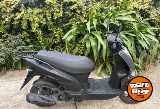 Motos - Kymco 125cc Agility 2025 Nafta 3200Km - En Venta