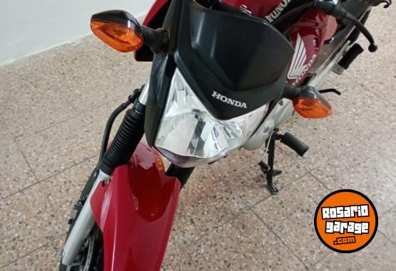 Motos - Honda Titan New 2020 Nafta 12300Km - En Venta