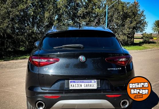 Autos - Alfa Romeo STELVIO 2019 Nafta 102500Km - En Venta