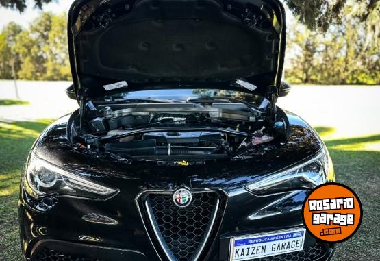 Autos - Alfa Romeo STELVIO 2019 Nafta 102500Km - En Venta