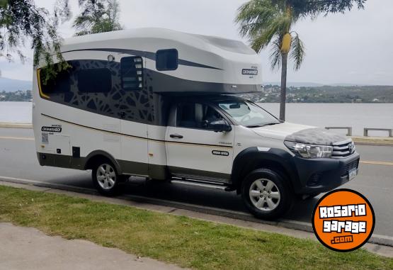 Camionetas - Toyota Hilux 4x4 2024 Diesel 9000Km - En Venta