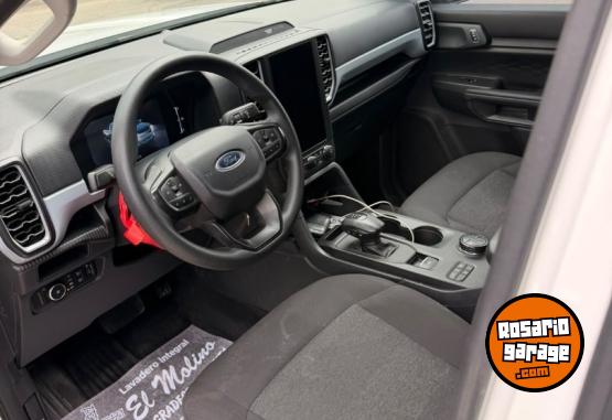 Camionetas - Ford RANGER V6 AT 2024 Diesel 45000Km - En Venta