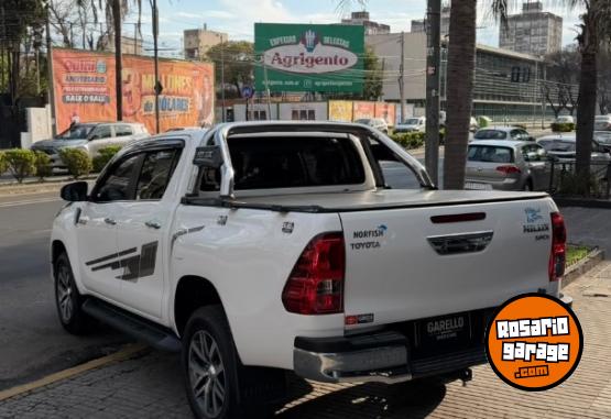 Camionetas - Toyota Hilux SRX 2.8 2018 Diesel 71000Km - En Venta