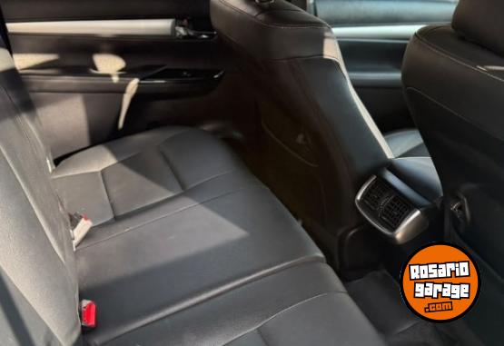 Camionetas - Toyota Hilux SRX 2.8 2018 Diesel 71000Km - En Venta