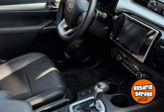 Camionetas - Toyota Hilux SRX 2.8 2018 Diesel 71000Km - En Venta