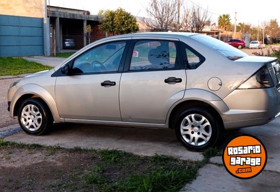 Autos - Ford Fiesta Max 2011 Nafta 127000Km - En Venta