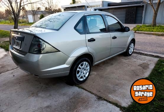 Autos - Ford Fiesta Max 2011 Nafta 127000Km - En Venta