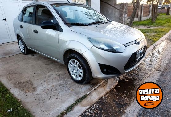 Autos - Ford Fiesta Max 2011 Nafta 127000Km - En Venta