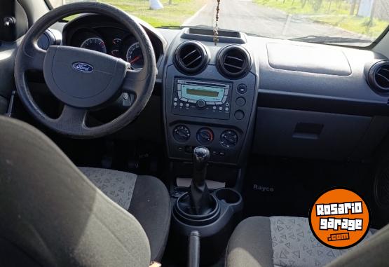 Autos - Ford Fiesta Max 2011 Nafta 127000Km - En Venta