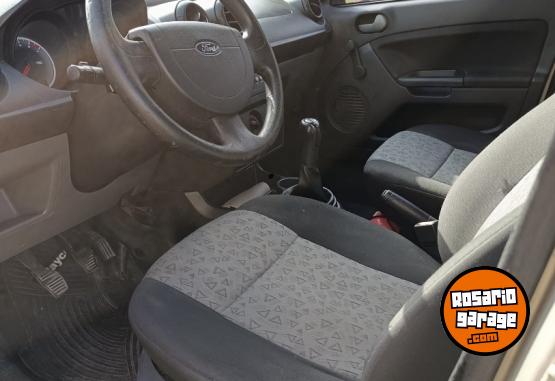 Autos - Ford Fiesta Max 2011 Nafta 127000Km - En Venta