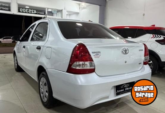 Autos - Toyota ETIOS 2021 Nafta 40000Km - En Venta