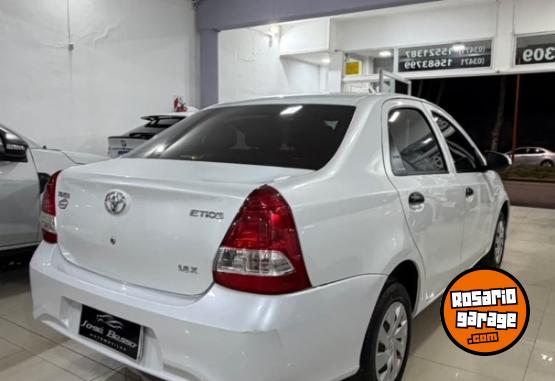 Autos - Toyota ETIOS 2021 Nafta 40000Km - En Venta