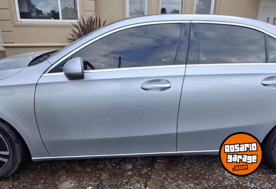 Autos - Mercedes Benz A 200 sedan progresive 2024 Nafta 47000Km - En Venta