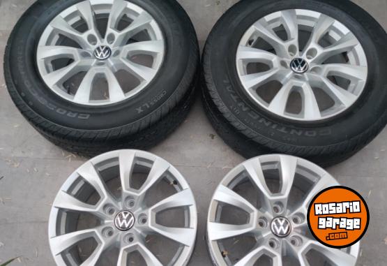 Accesorios para Autos - Llantas 17 Amarok Muy buenas. $1.100.000 las 4. No bajo precio. - En Venta