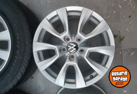 Accesorios para Autos - Llantas 17 Amarok Muy buenas. $1.100.000 las 4. No bajo precio. - En Venta