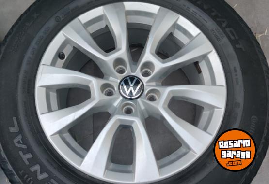 Accesorios para Autos - Llantas 17 Amarok Muy buenas. $1.100.000 las 4. No bajo precio. - En Venta