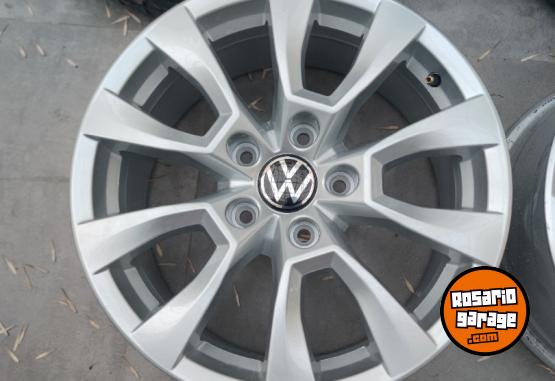 Accesorios para Autos - Llantas 17 Amarok Muy buenas. $1.100.000 las 4. No bajo precio. - En Venta