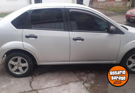 Autos - Ford Fiesta Max 2007 Nafta 93000Km - En Venta
