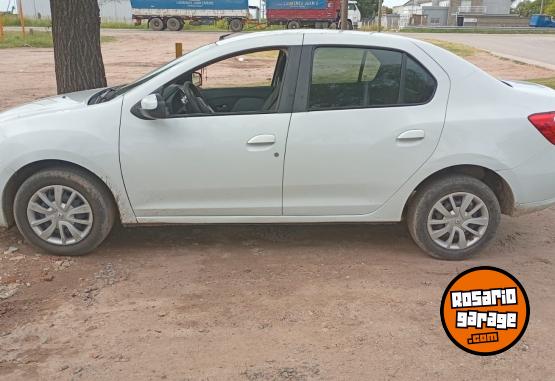 Autos - Renault Logan expresión 1.6 2016 Nafta 145000Km - En Venta