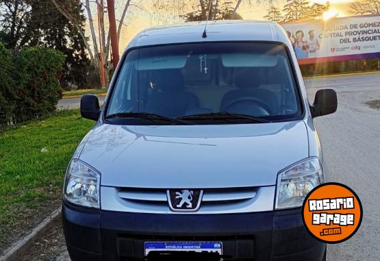 Autos - Peugeot Partner confort furgon 2018 Diesel 117000Km - En Venta