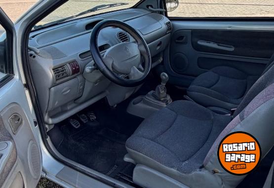 Autos - Renault TWINGO 1.0 2001 Nafta 175000Km - En Venta