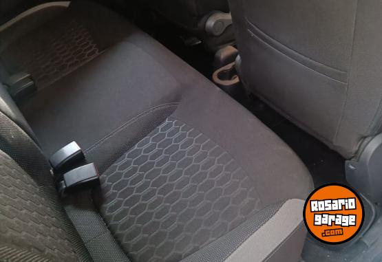 Autos - Renault Captur 2017 Nafta 141000Km - En Venta