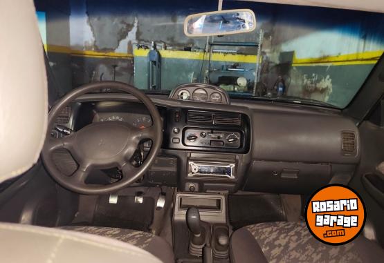 Camionetas - Mitsubishi L200 4x4 2001 Diesel 350000Km - En Venta
