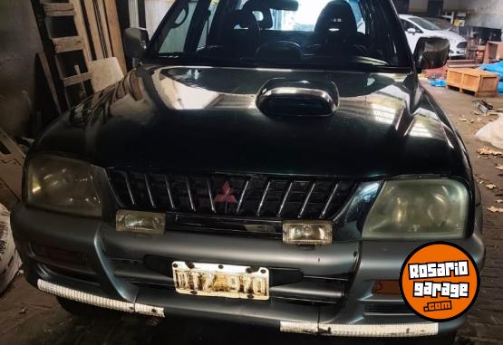 Camionetas - Mitsubishi L200 4x4 2001 Diesel 350000Km - En Venta