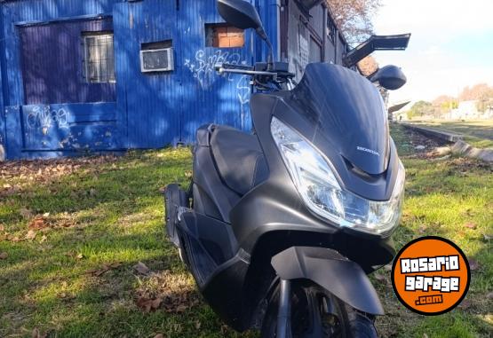Motos - Honda Pcx 150 cc 2017 Nafta 13000Km - En Venta