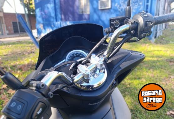 Motos - Honda Pcx 150 cc 2017 Nafta 13000Km - En Venta