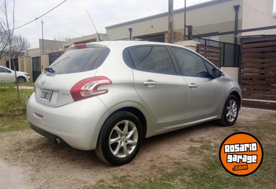 Autos - Peugeot 208 Allure 2014 Nafta 150000Km - En Venta