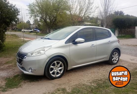 Autos - Peugeot 208 Allure 2014 Nafta 150000Km - En Venta