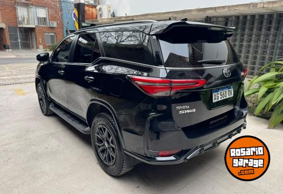 Camionetas - Toyota SW4 GR-S 2024 Diesel 119000Km - En Venta