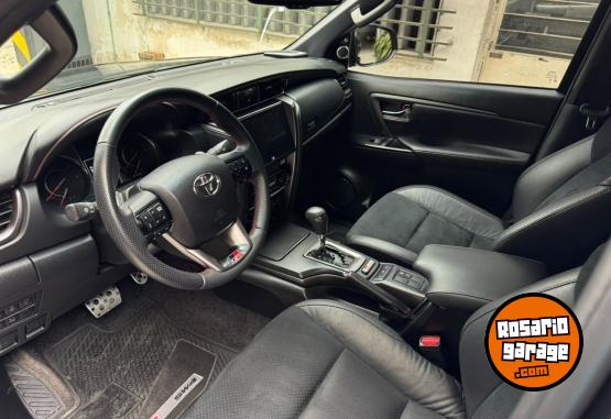 Camionetas - Toyota SW4 GR-S 2024 Diesel 119000Km - En Venta