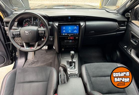 Camionetas - Toyota SW4 GR-S 2024 Diesel 119000Km - En Venta