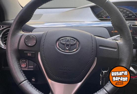Autos - Toyota Etios Cross 2016 Nafta 80000Km - En Venta
