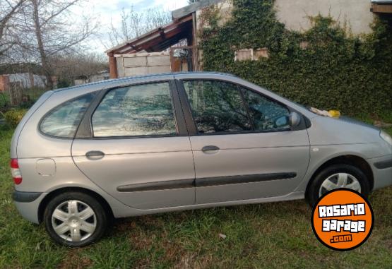 Autos - Renault Confort 2010 Nafta 267000Km - En Venta
