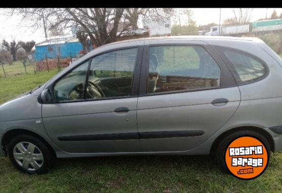 Autos - Renault Confort 2010 Nafta 267000Km - En Venta
