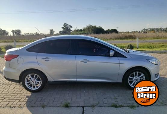 Autos - Ford Focus 2016 GNC 140000Km - En Venta